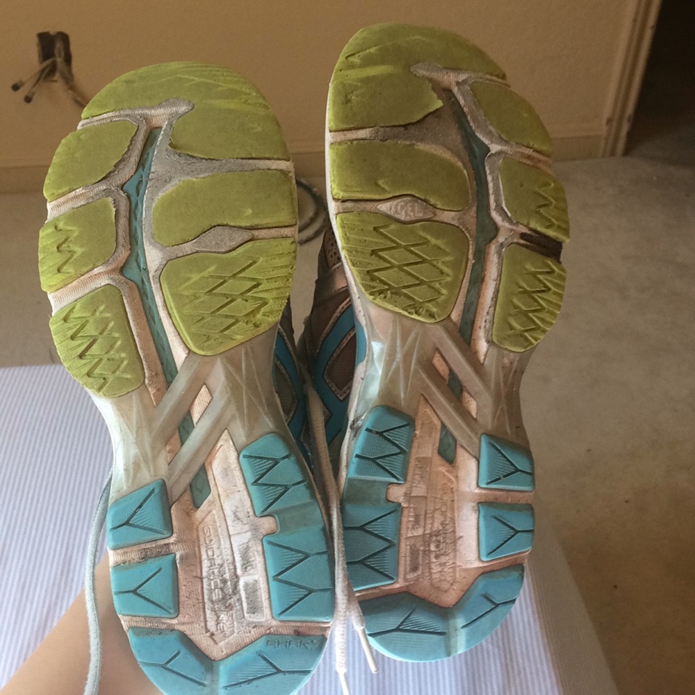 ASICS - Picture 4 of 5